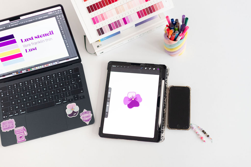 Direction artistique et broderie - Atelier Pensées